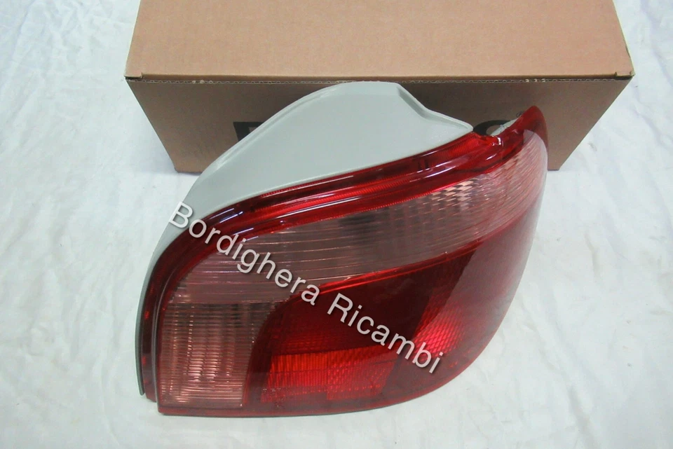 TOYOTA YARIS DAL 1999 AL 2003 FANALE FARO POSTERIORE DESTRO DEPO NUOVO - Immagine 4 di 4