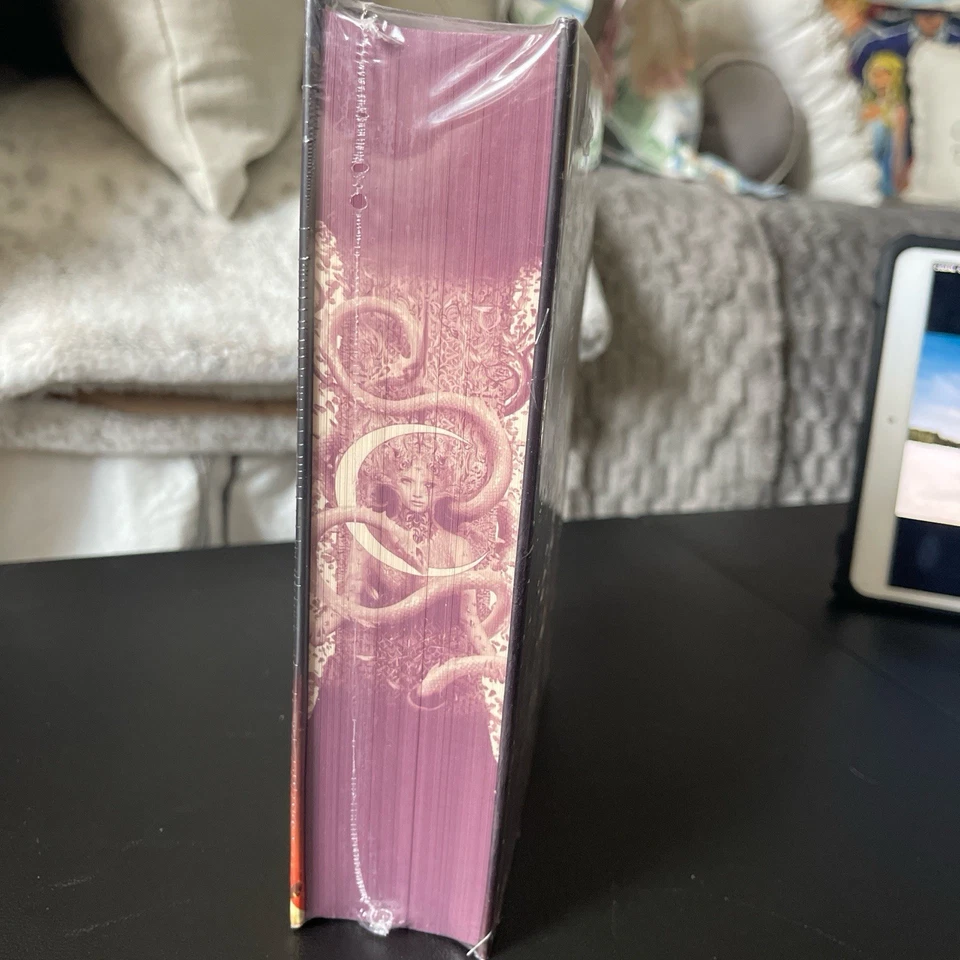 Crescent City GERMAN Edition Sprayed Edges By Sarah J. Maas - Image 2 of 4