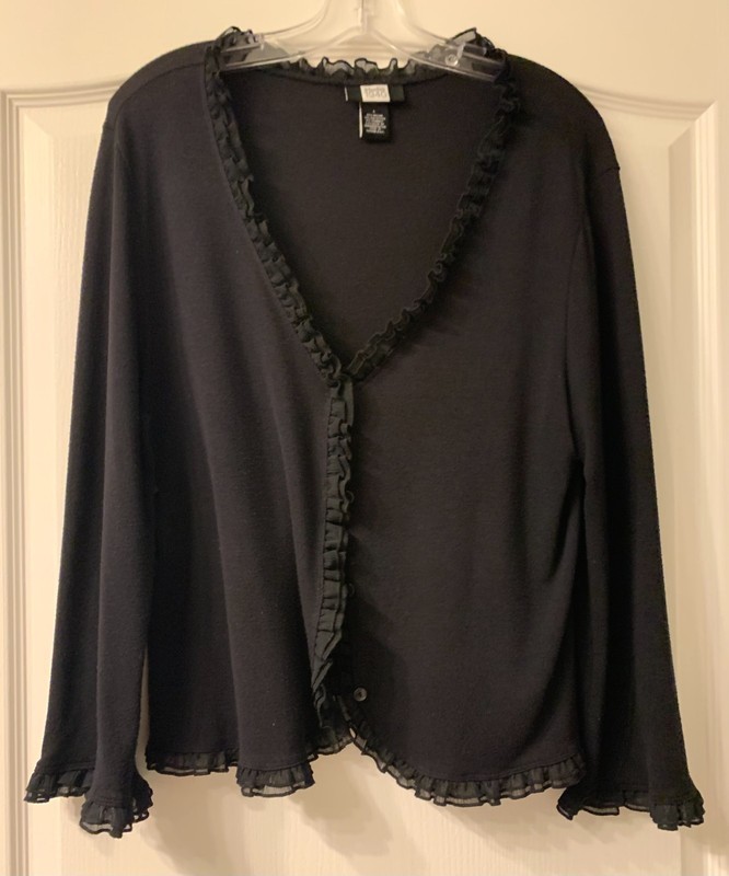 studio 1940 Cardigan in Black Exclusive of Ornaments. Size L.