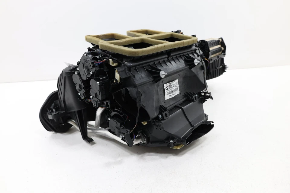 2017 - 2020 BMW 430I F33 HVAC AQUECEDOR NÚCLEO VENTILADOR MOTOR CARCAÇA FABRICANTE DE EQUIPAMENTO ORIGINAL 64119325141 - Imagem 2 de 4