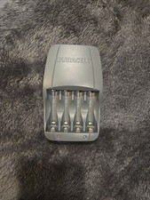 Duracell Rechargeable NiMH Model CEF14NC Class 2 Battery Recharger Wall plug in