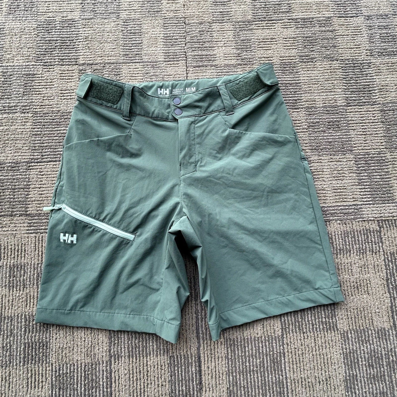 Helly Hansen Soft Shell Hiking Outdoors Green Shorts Men’s Size Medium
