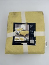 Queen Quilt Set With 2 Shams Reversible Yellow Gray Chic Home Design 90" x 90"
