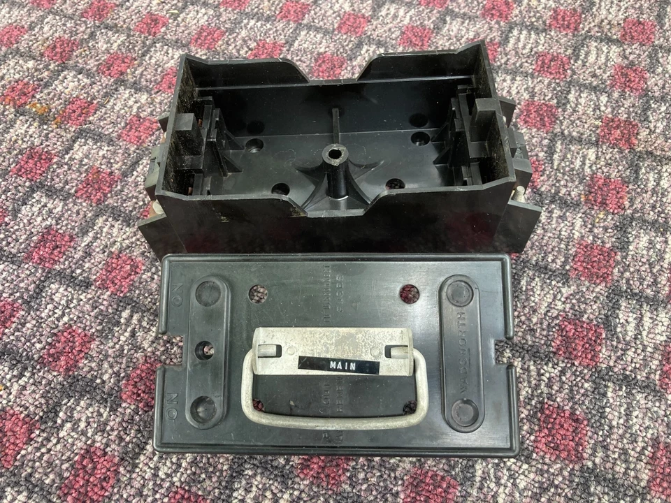 8056 WADSWORTH 100 АМПЕР ГЛАВНЫЙ 120-240 ВОЛЬТ ВЫДВИЖНОЙ ПРЕДОХРАНИТЕЛЬ РАЗЪЕДИНИТЕЛЬ С БЛОКОМ - Изображение 2 из 4