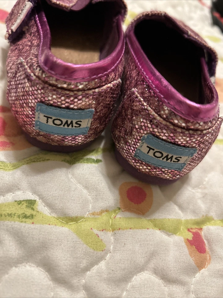 TOMS Toddler Classic Tiny Glitter Slip On Flats Pink Shoes Size T8 - Image 4 of 4