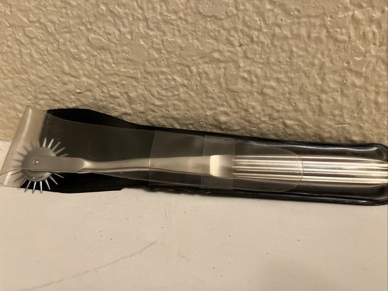 Wartenberg Pinwheel Neuro Diagnostic Instrument comes with two 