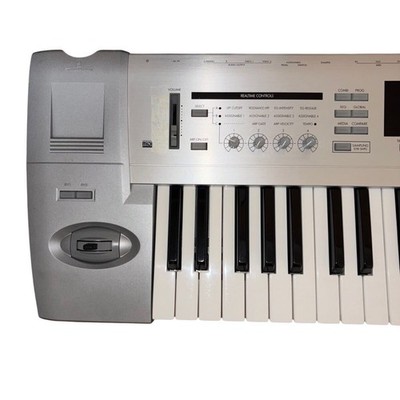 KORG Triton Le 61key シンセサイザー Korg Triton Le 61key MUSIC WORKSTATION Synthesizer Keyboard | eBay