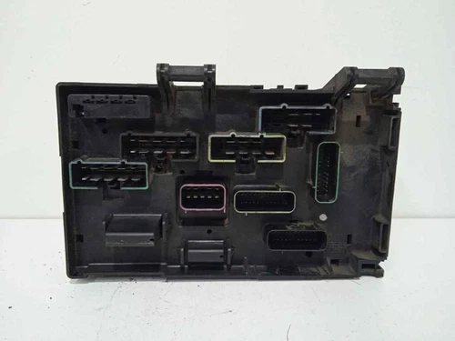 05144509AC Relé/Caja de fusibles para Chrysler Voyager (RG) 2005 3685594 - Imagen 1 de 10