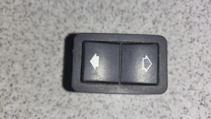BMW 7 E38 Schalter für Fensterheber hinten links 8352148 4.00 Diesel 33750490
