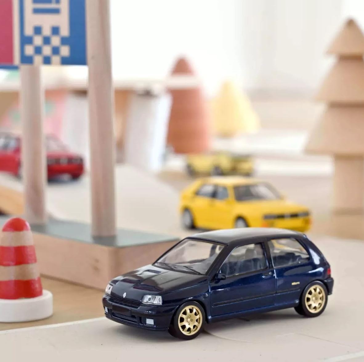 ルノー 希少RENAULT Clio williams ミニカー　1/43 ルノー 希少RENAULT Clio williams ミニカー 1/43 1/43 Renault