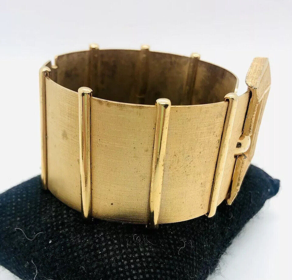 Wide Belt Buckle Bangle Bracelet Textured Gold Pl… - image 4