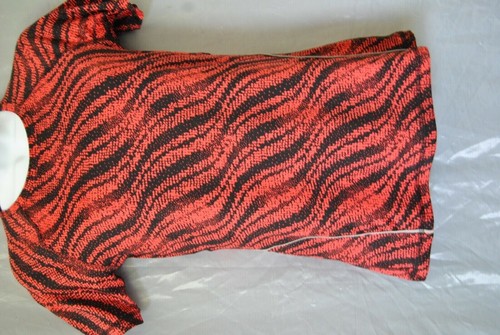 Women/Youth shirt size XS Orange and Black in Color - Picture 3 of 12