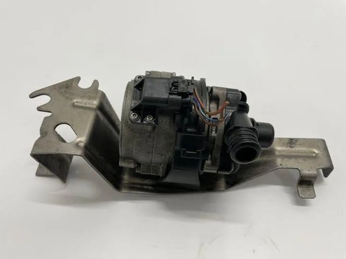 BMW 6 Cabrio F12 Zirkulationswassermotor 2284291 4.40 Petrol 412kw 22194284