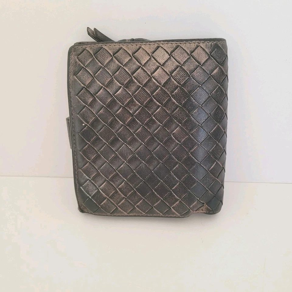 Cartera BOTTEGA VENETA Interatiato Cuero Tejido Doble Pliegue Mediana Plateada Unisex Suave Foto 2 de 4