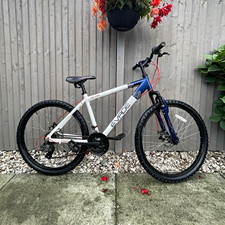 Apollo Evade 26in Mountain Bike 17in Aluminium Frame White/Blue Front Sus Disc