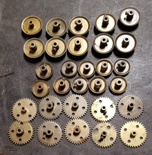Lot Of 30 Wheels Gears  Pulleys Erector Set Construction Kit -Mostly Brass