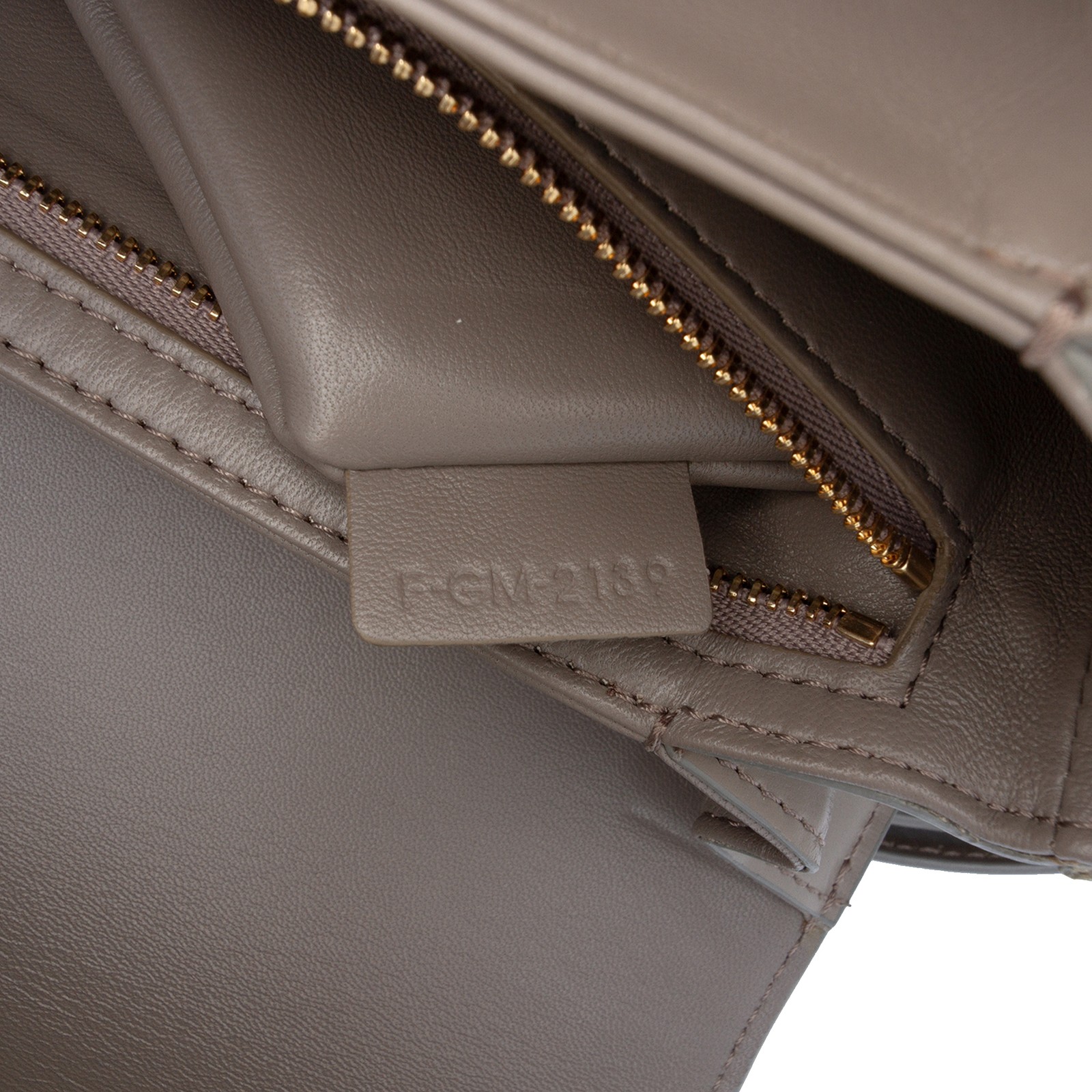 Authenticated Celine Classique Shiny Calfskin Tri… - image 6