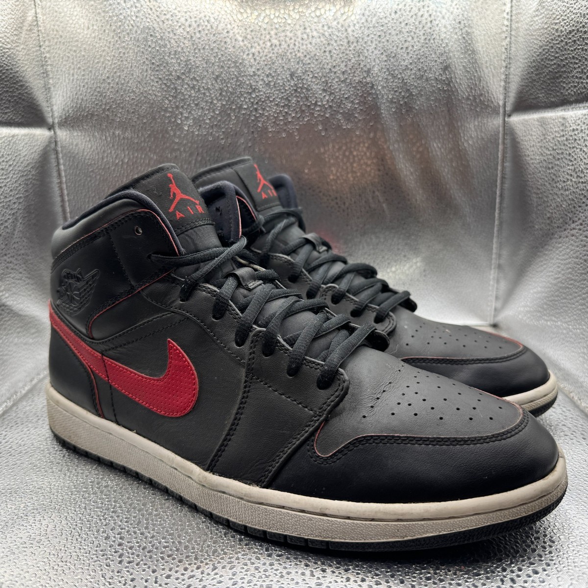 Nike Air Jordan 1 Retro Mid Black Red Shoes Sneakers 554724-009 Men\'s Size 11.5 RARE? Nike Air Jordan 1 Retro Mid Black Red Bred 11.5 Men main image 4