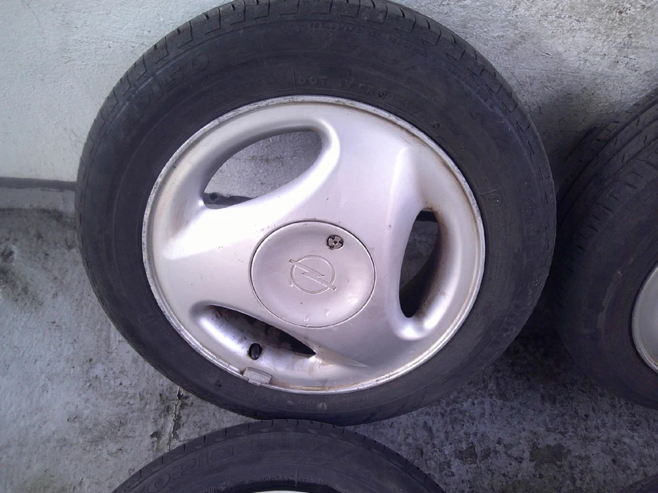 Opel Corsa B Alufelgen Radsatz Sommerreifen 165/65 14 Zoll 79S 5,5J x14 ET49 - Bild 3 von 4