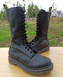 dr marten 1b99