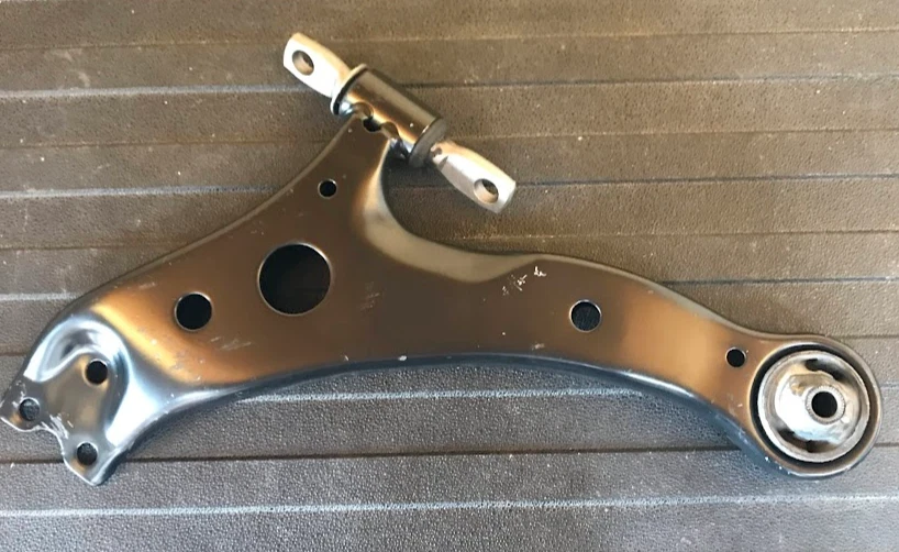 Brazo de control inferior izquierdo delantero MTC - 9931 / 48069-33050 - para Toyota Avalon y más Foto 2 de 3