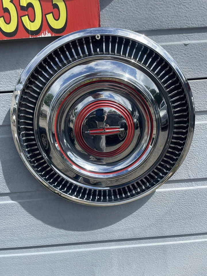 1963 Oldsmobile Holiday Jetfire Dynamic 88 14” Set Of 4 Used Hubcaps Beautiful - Image 4 of 4