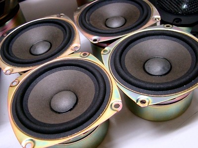 Mitsubishi Diatone VS-100F 's speakers set: Woofers, Mid range
