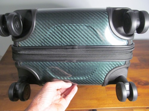 Hilandero de mano TUMI Executive Continental Tegra Lite luz esmeralda giratorio $975.-NUEVO CON ETIQUETAS - Imagen 8 de 19