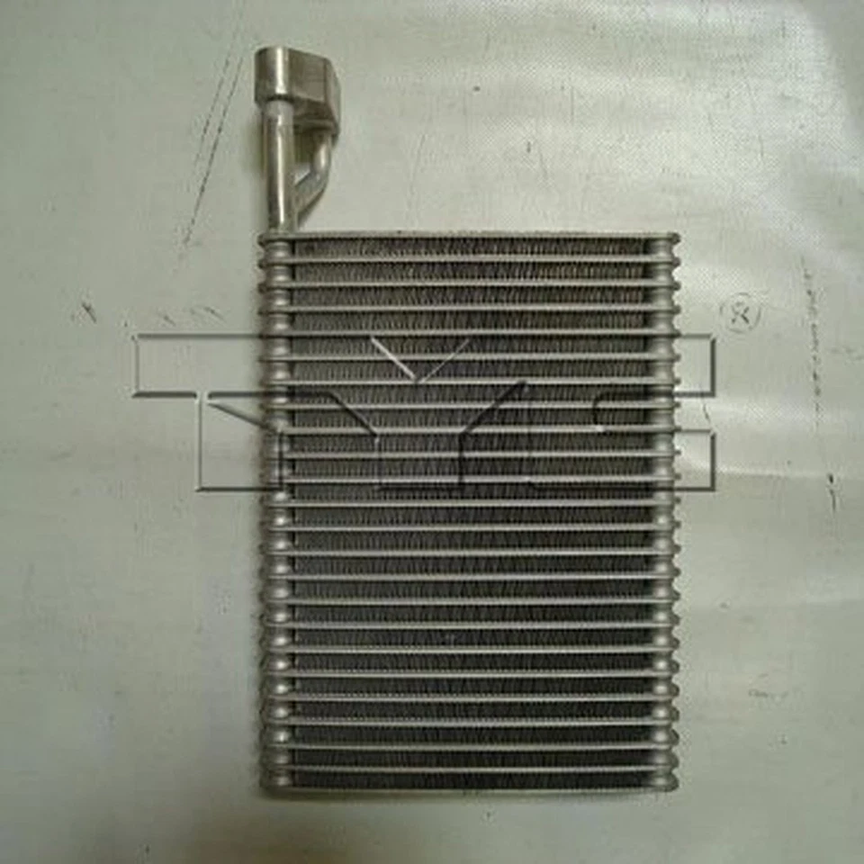Núcleo do evaporador TYC 97076 A/C para modelos selecionados Chevrolet GMC 07-14 - Imagem 2 de 4