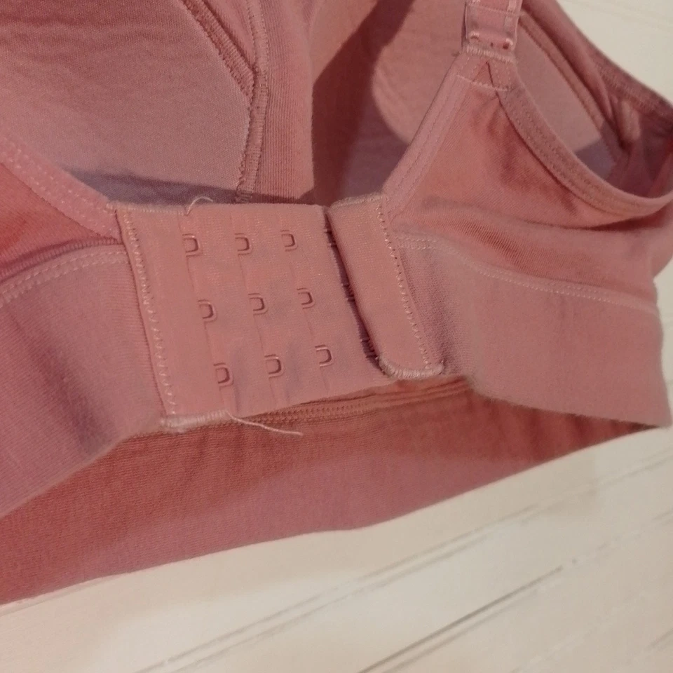 Sujetador bralette rosa para mujer Fruit of the Loom talla mediana correas ajustables Foto 3 de 4