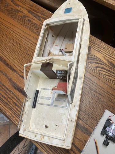 NAUTIC 24 inch model boat + electric motors