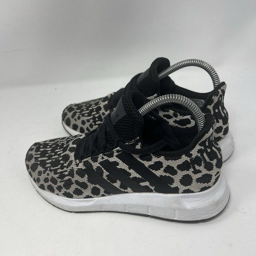 Scarpe da corsa Adidas Original Swift Run Leopard nere bianche taglia donna BD7962 - Foto 2 di 12