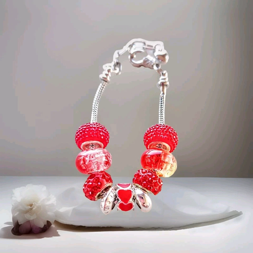 PULSERA DE ACERO INOXIDABLE CON CUENTAS CORAZÓN ROJO Y ESTRASS - Imagen 3 de 4