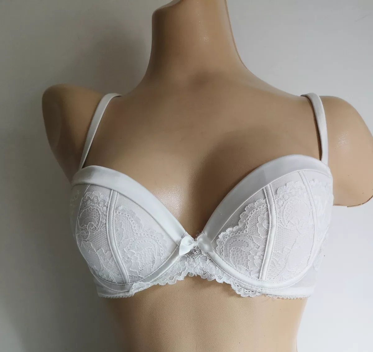 CHAINSTORE CREAM UNDERWIRED LACE SATIN MOULDED PUSH UP BRA CUPS SIZE 32C