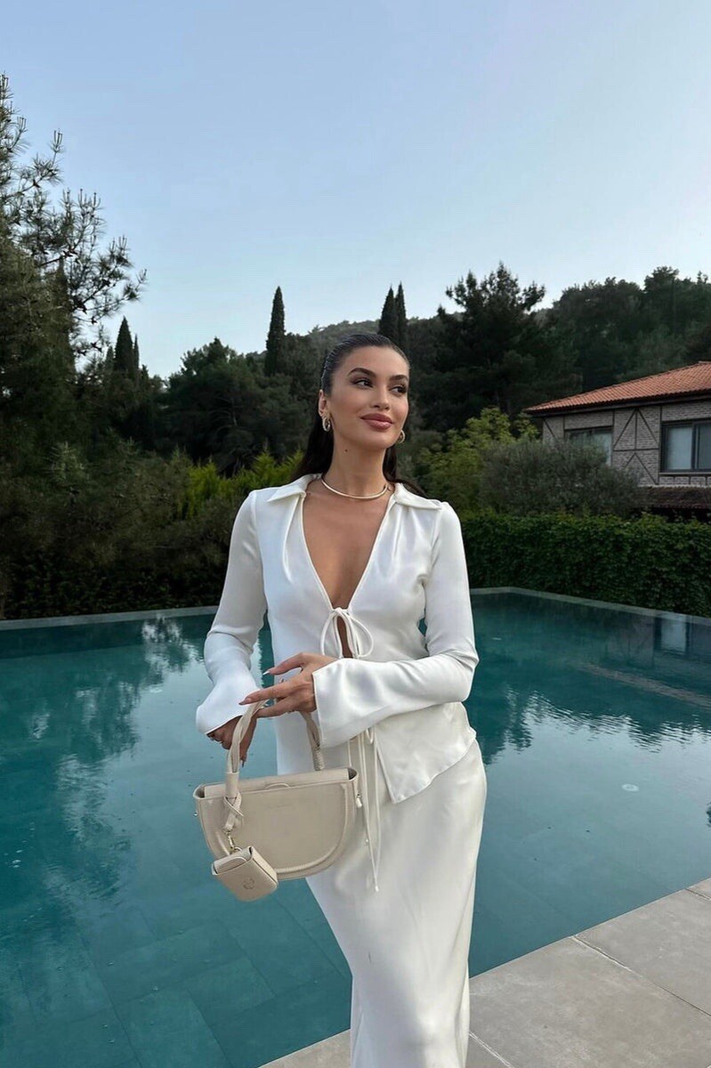 ZARA NEW WOMAN SS24 WHITE SATIN SHIRT WITH BOWS REF:2183/33 ZARA NEW WOMAN SS24 WHITE SATIN SHIRT WITH BOWS REF:2183/33