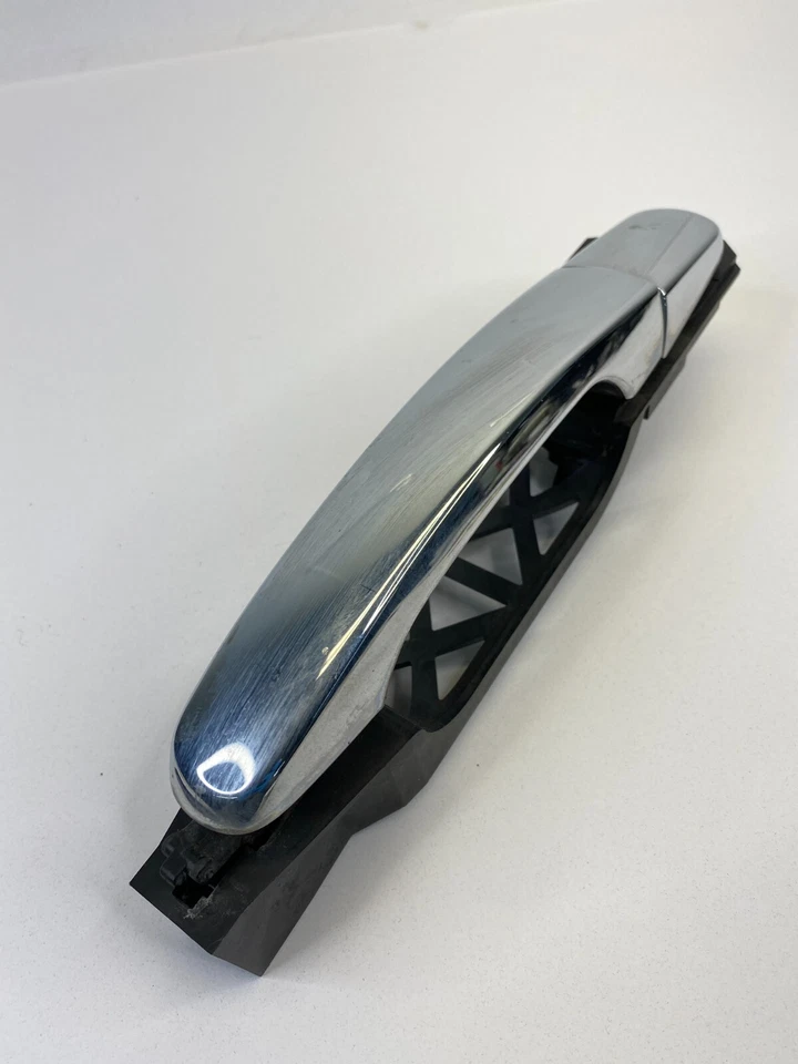 2005-2010 Pontiac G6 Rear Left Side Exterior Door Handle Assembly 15786207 OEM - Image 4 of 4