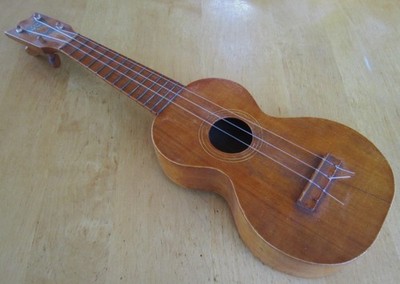 ORIGINAL KUMALAE GOLD AWARD P.P.I.E. 1915 KOA WOOD SOPRANO UKULELE