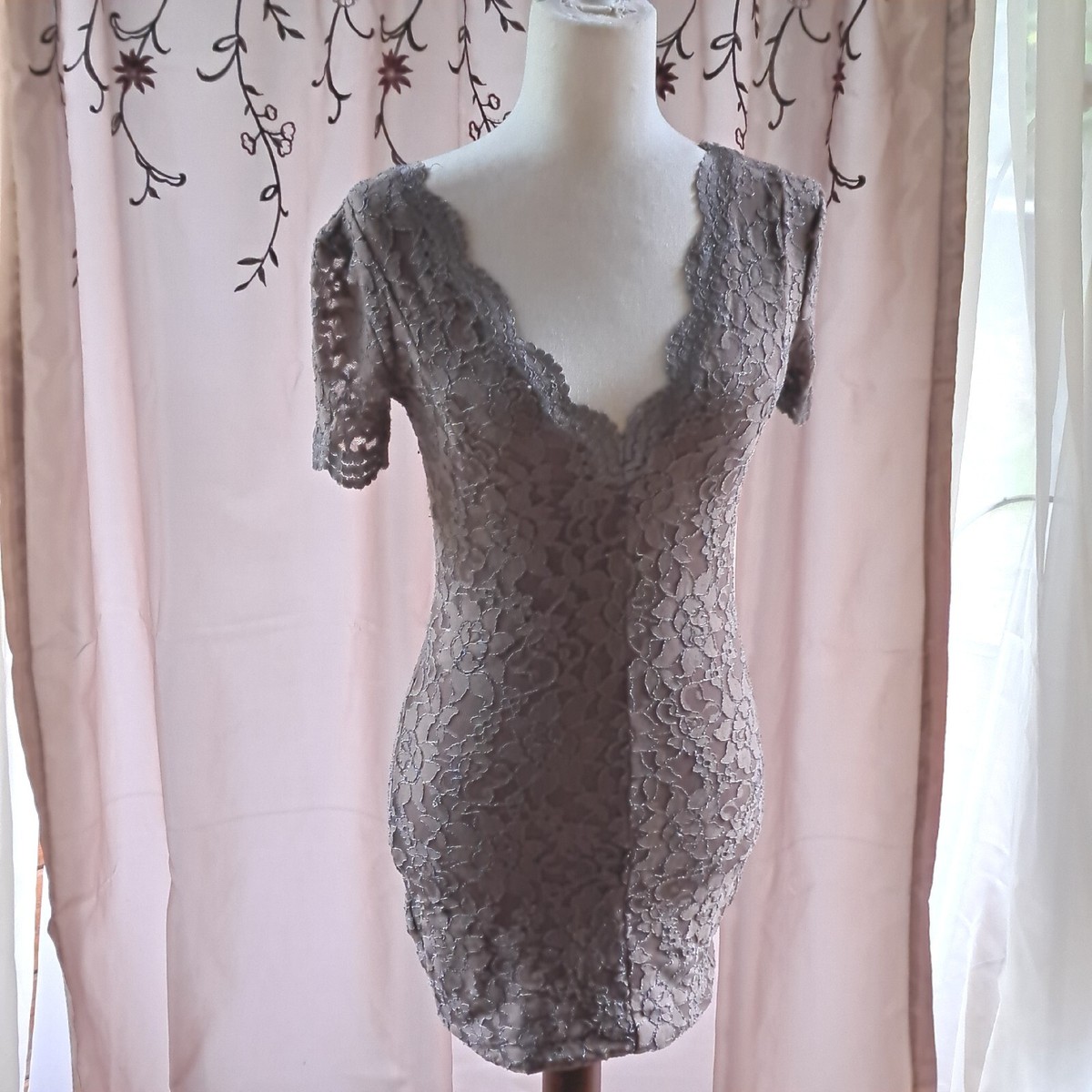 Kimchi Blue Dress Womans S Evening Cocktail Wedding Low Cut Lace Over Lining | eBay Kimchi Blue Dress Womans S Evening Cocktail Wedding Low Cut Lace Over Lining | eBay