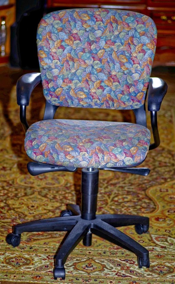 HON Mobius 4703 Fabric Chair Excellent condition! Heavy Duty High Quality! - Image 3 of 4