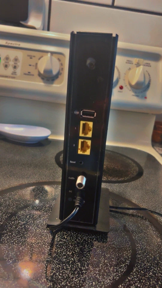 Router módem por cable WiFi NETGEAR C6220 AC1200 Foto 4 de 4