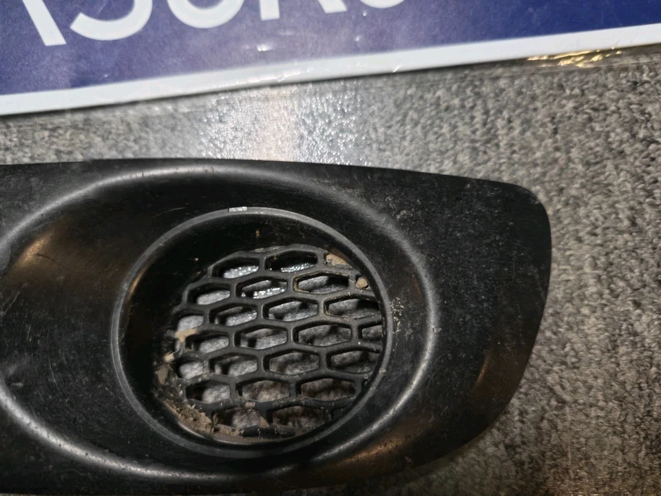 Cubierta de luz antiniebla para conductor Subaru Impreza 1998-2001 moldura de parachoques lateral izquierda Foto 3 de 4