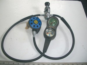 AQUALUNG  CONSHELF 20 Scuba Diving Regulator Set with Pressure & Depth Gauges