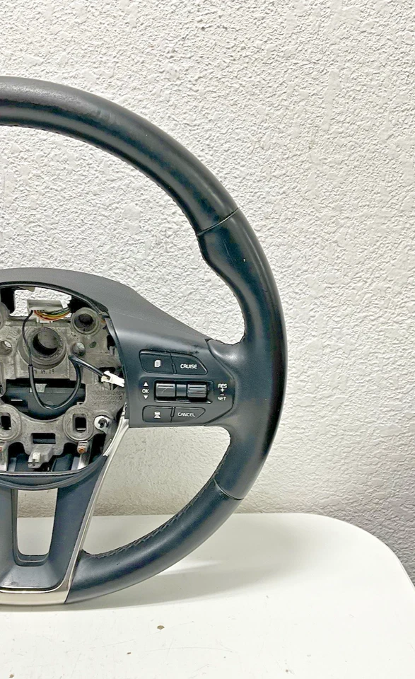 2017 Kia Sorento Steering Wheel Black K56130C6000 OEM*WORN OFF* — 第 4/4 张图片