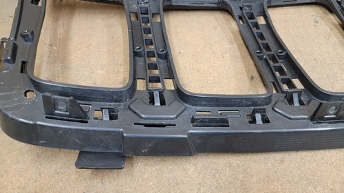 2017 2018 2019 2020 JEEP GRAND CHEROKEE Front Bumper Upper Grille Trim - Picture 16 of 24