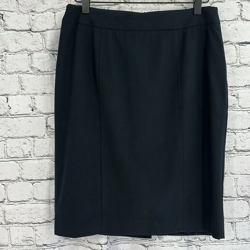 Falda Lápiz Clásica TRINA TURK Forrada con Encaje 4 Negra ¡USADA EN EXCELENTE ESTADO! Hecho en USA Foto 2 de 4