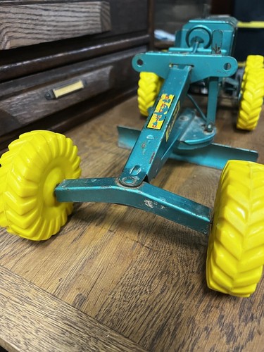 Vintage 1960s Structo Road Grader, Pressed Steel Toy Vehicle, green ex+ cond 18” - Picture 11 of 15