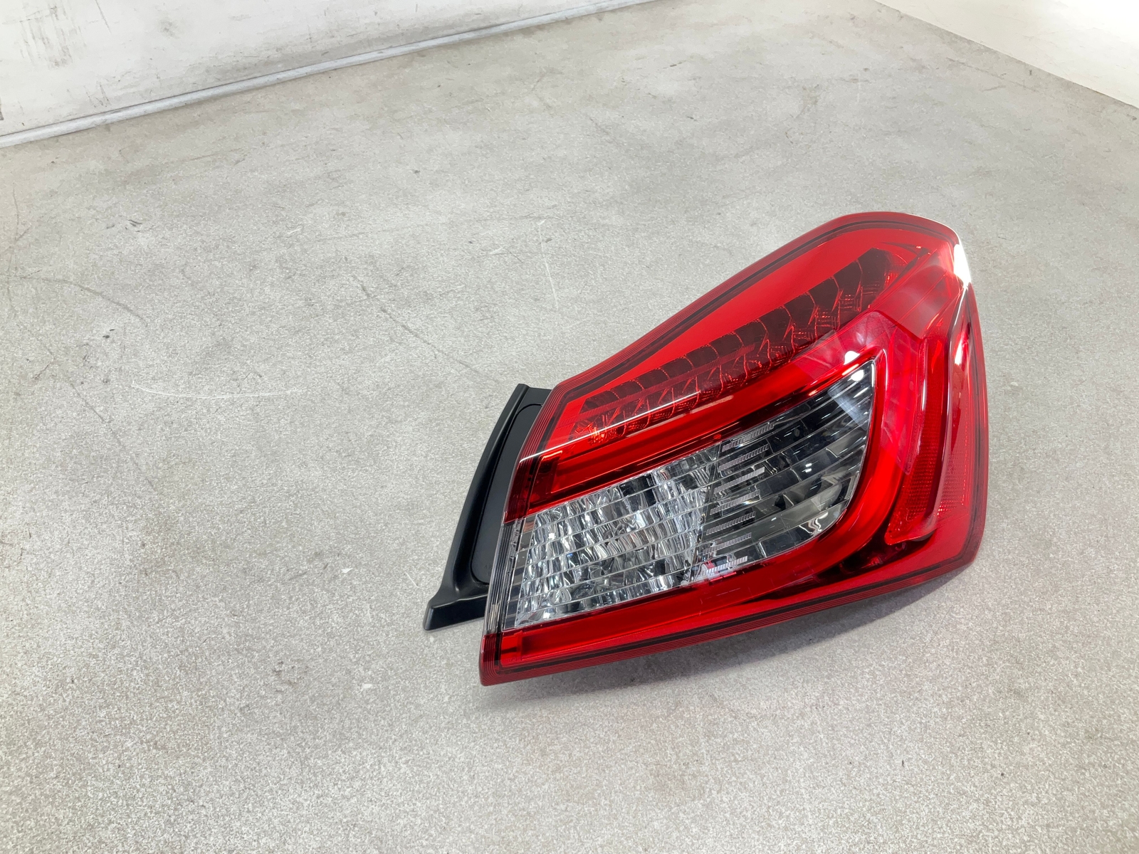 14-18 MASERATI Ghibli Rear Right-Passenger Quarter Panel Mounted Tail Light OEM