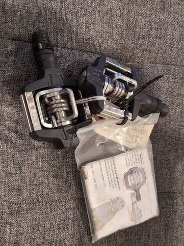 Crank Brothers Candy NEW Red Dual-Sided Mountain Bike Clipless Pedals & Cleats - Picture 2 of 4
