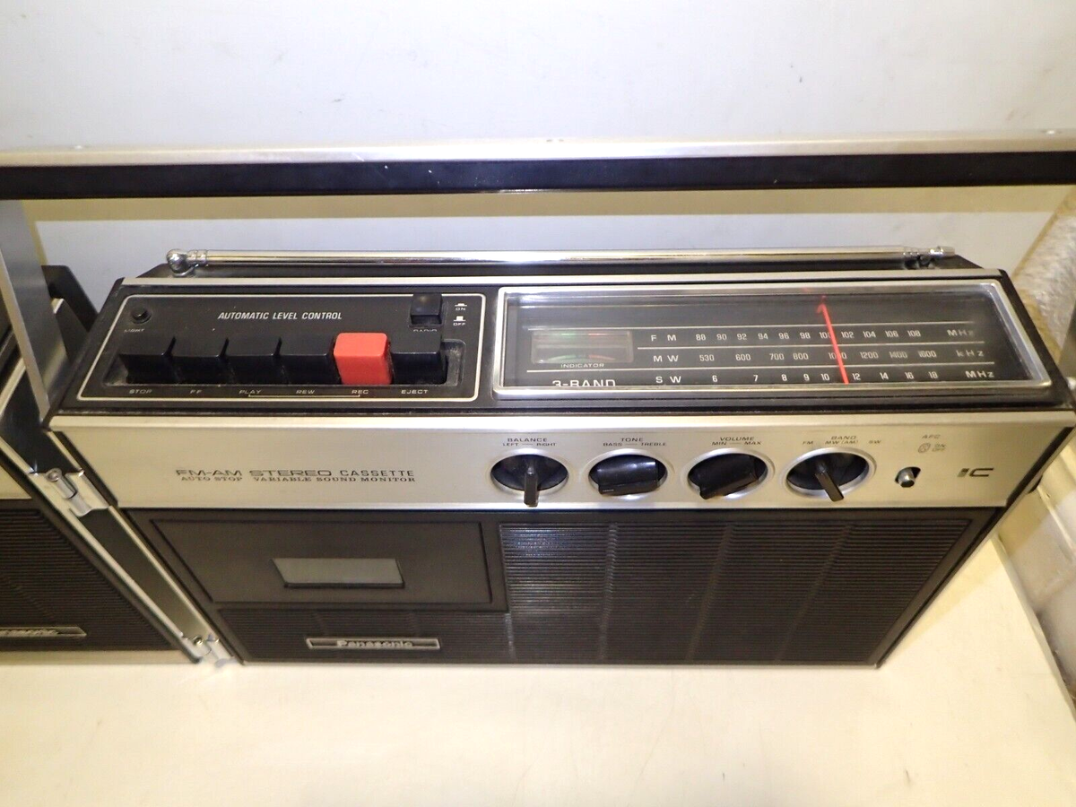 National Panasonic R-30301 3-Band Radio Stereo Cassette