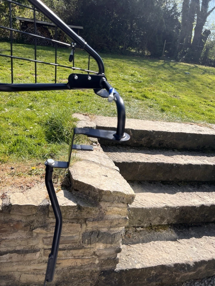 Subaru Outback Hunde-Trenngitter original  - Bild 2 von 4